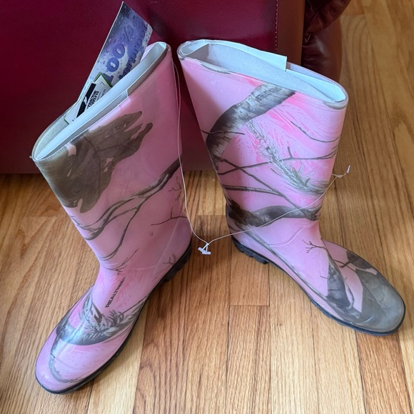 New women's Realtree size 9 rain boots - Picture 2 of 9
